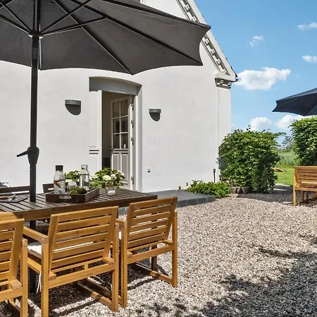3 Bedroom Stunning In 4* Idestrup