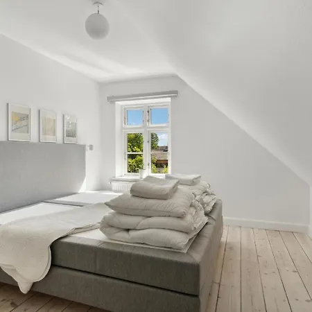 Hotel 3 Bedroom Stunning In Idestrup